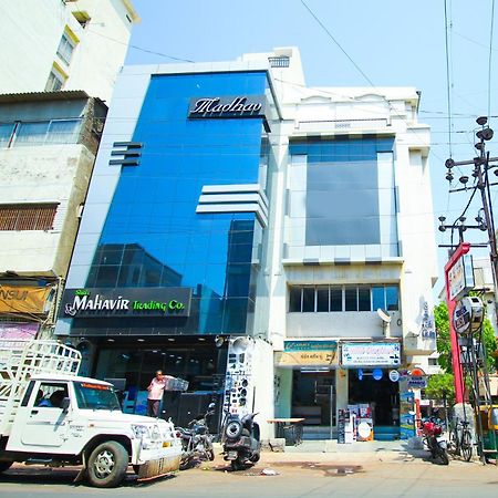 Hotel Upasana Rajkot Bagian luar foto